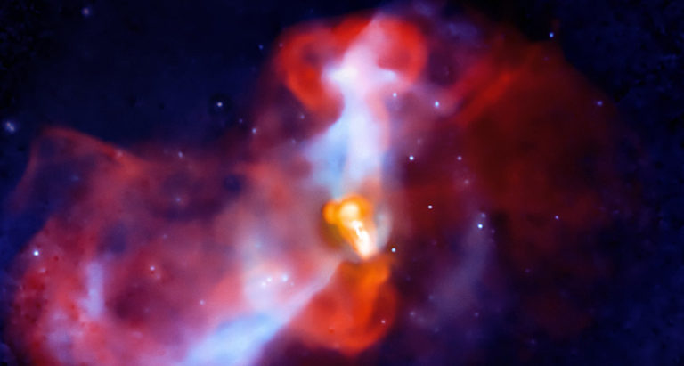 Изображение черной дыры M87 подтвердило ее массу и теорию относительности