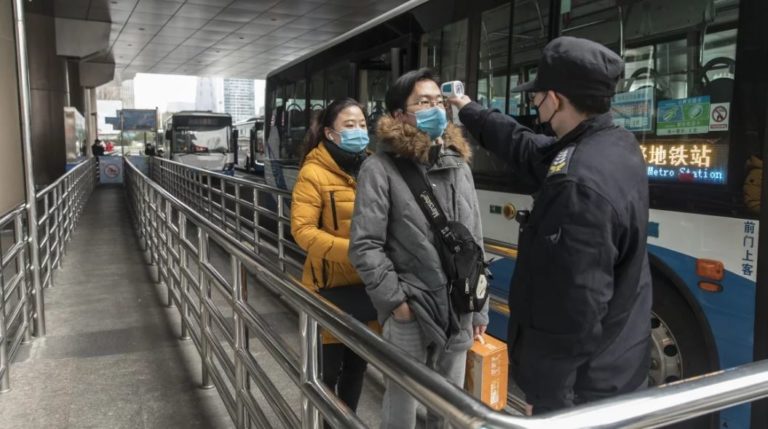 Китай сообщает о новых случаях инфицирования после изменения диагностических критериев