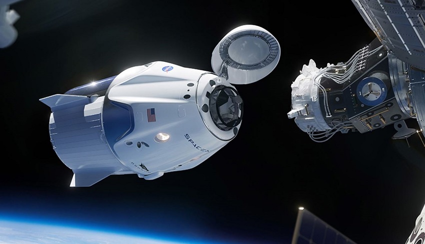 Стыковка Crew Dragon с Международной космической станцией