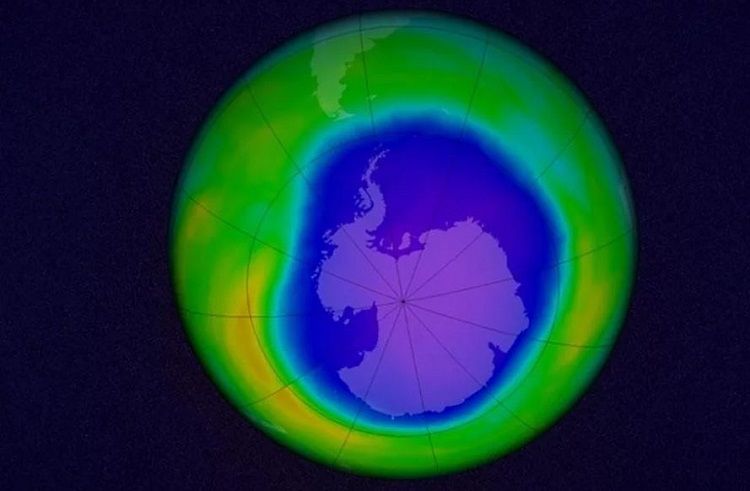 Озоновая дыра