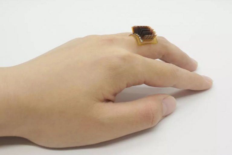 Термоэлектрическое кольцо генерирует энергию от тепла тела и восстанавливает себя