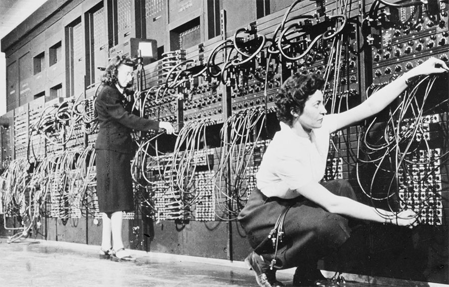 Марлин Вескофф (слева) и Рут Лихтерман были двумя первыми программистами ENIAC.