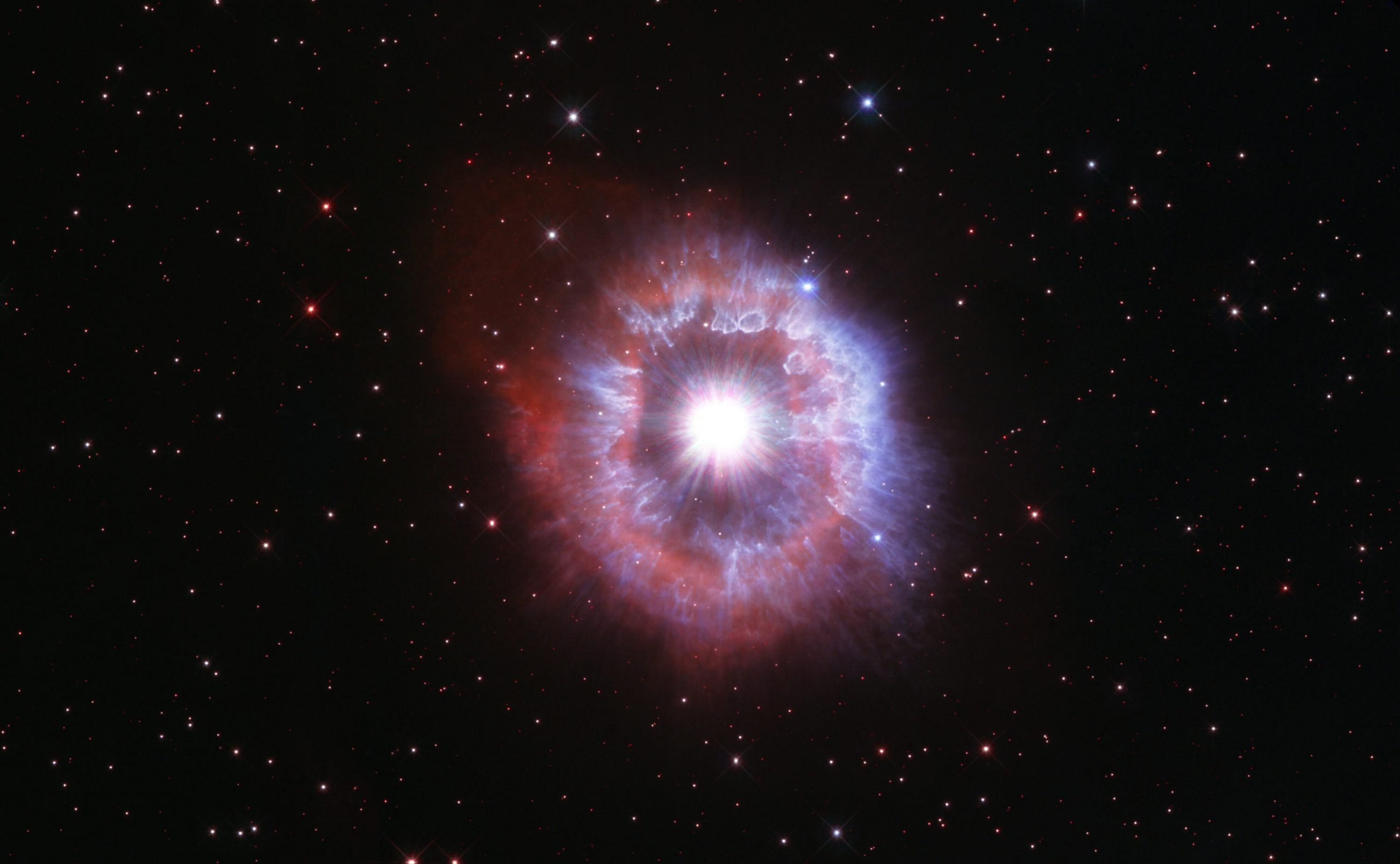 Хаббл отпраздновал свой 31-й день рождения, представив невероятное изображение AG Carinae