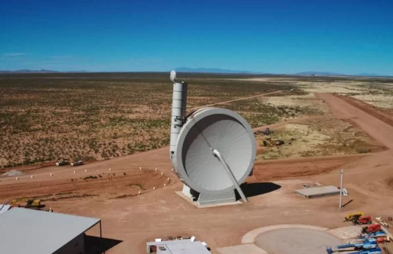 Суборбитальный ускоритель SpinLaunch на космодроме Америка