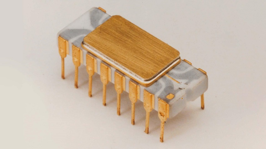 Первый чип Intel 4004