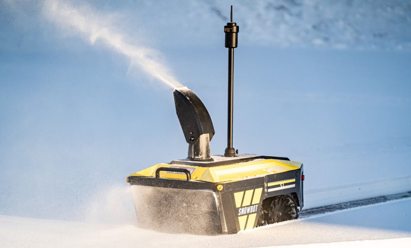Snowbot S1 создан для автономной уборки снега на больших площадях, таких как парковки.