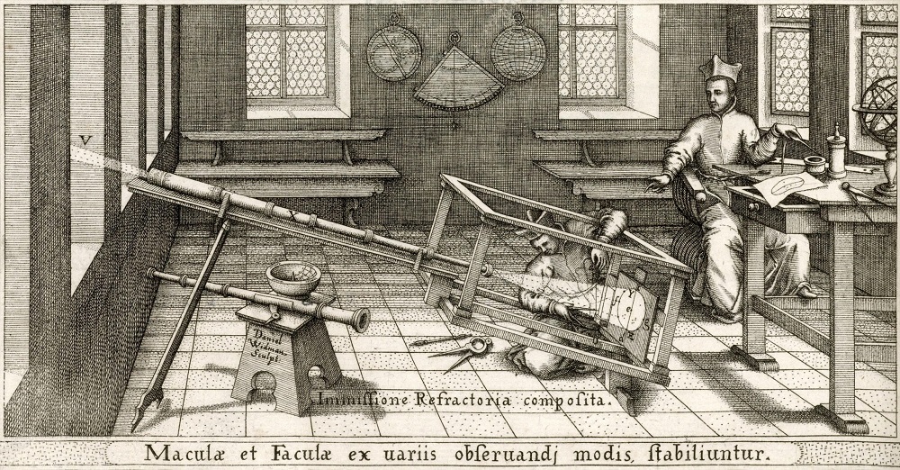 Солнечные пятна впервые наблюдались в 1600-х годах с помощью модифицированного телескопа, называемого гелиоскопом