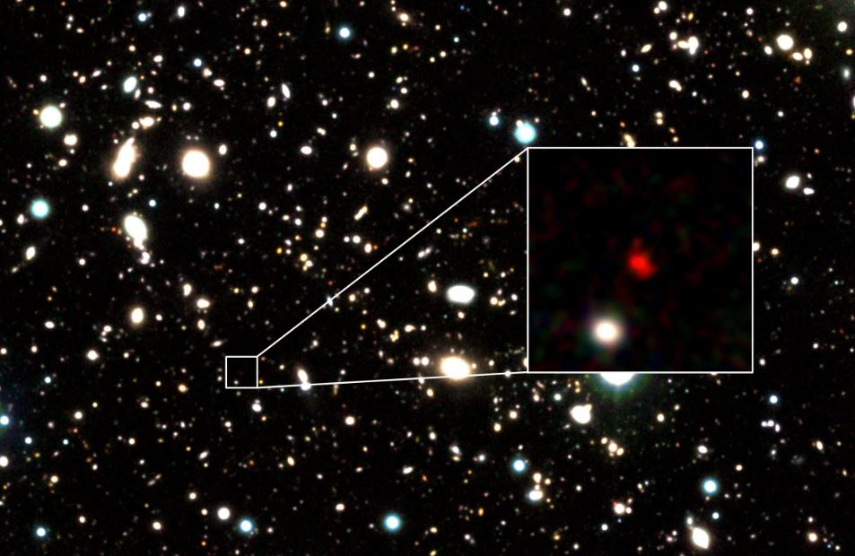 галактика HD1 чрезвычайно яркая в ультрафиолетовом диапазоне