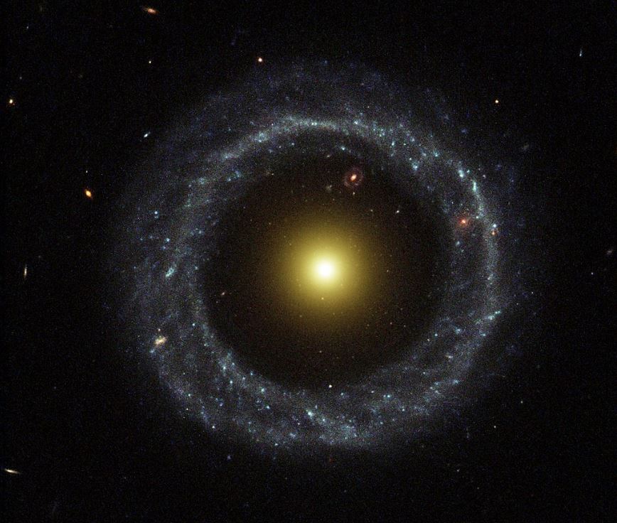 Фотография галактики Объект Хога