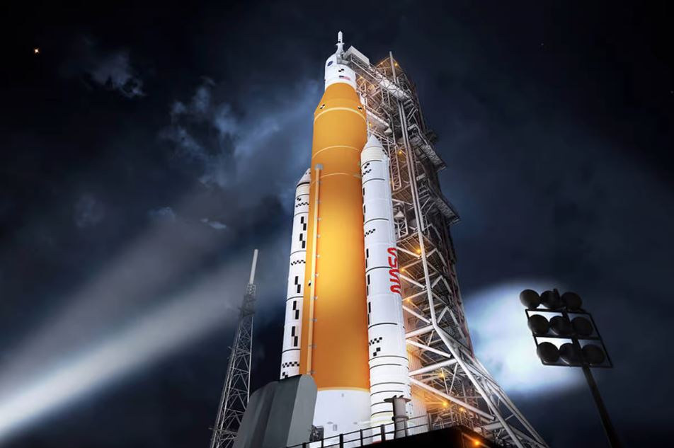 Ракета-носитель SLS и космический корабль Orion