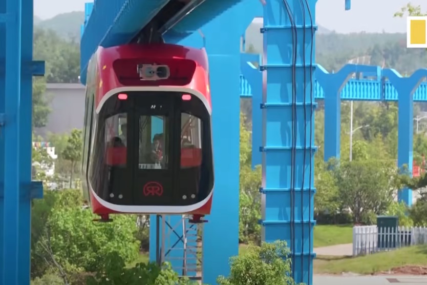 Китайский «Небесный поезд» левитирует без электричества на рельсах с постоянными магнитами