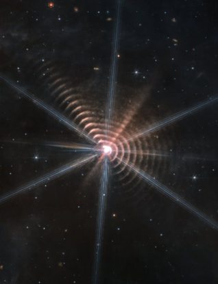 Полное изображение двойной звезды, обработанное Джуди Шмидт. (JWST/MIRI/Джуди Шмидт)