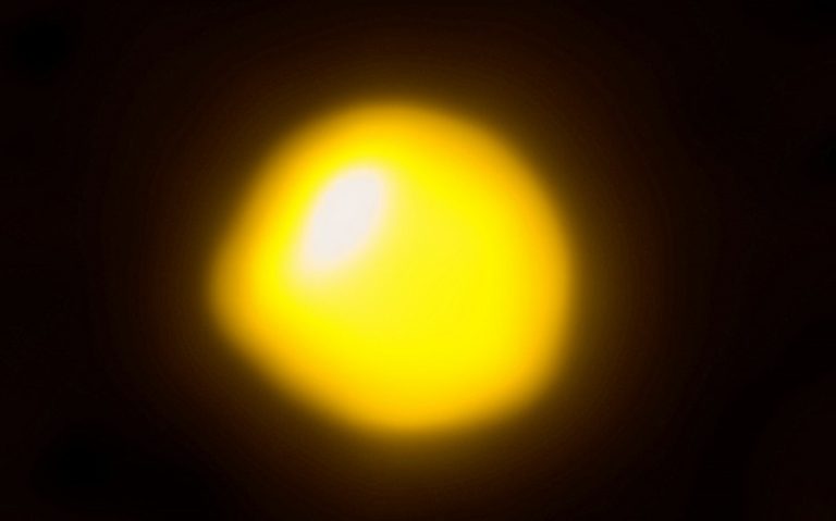 Бетельгейзе изменила свой цвет примерно 2000 лет назад