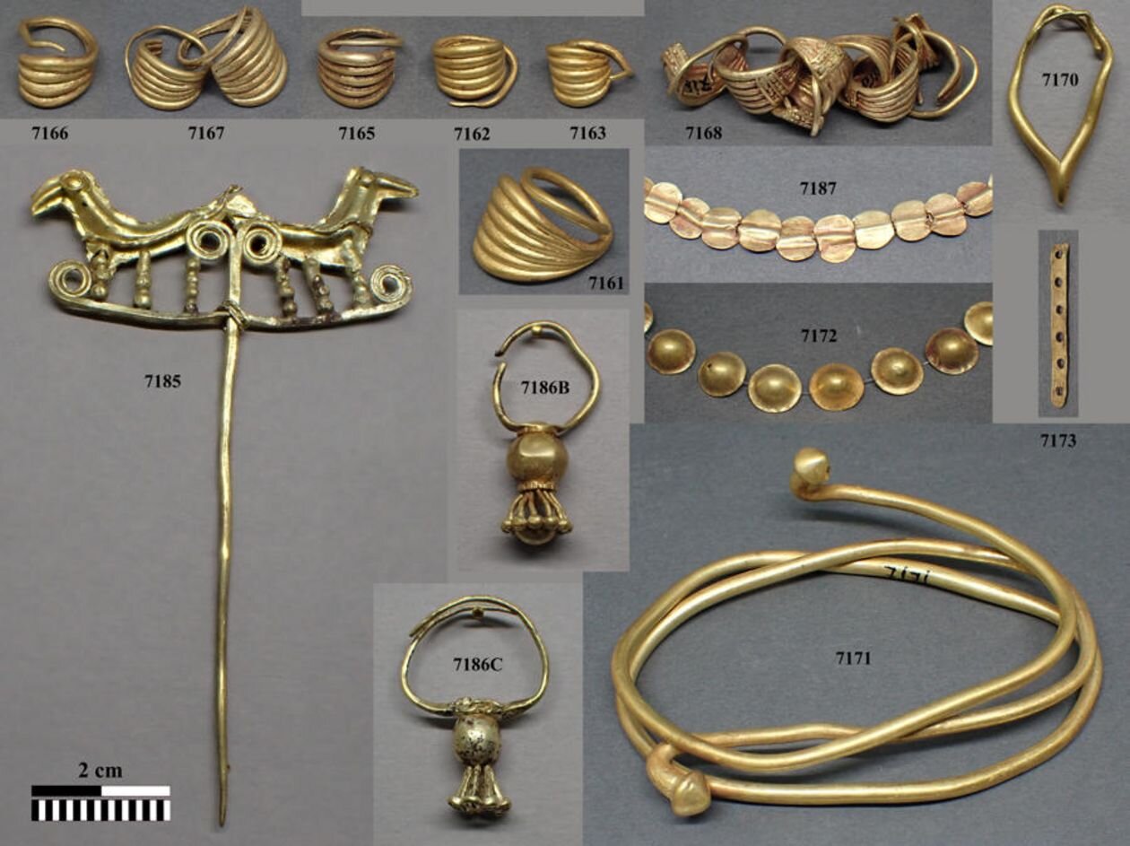 Золотые украшения бронзового века