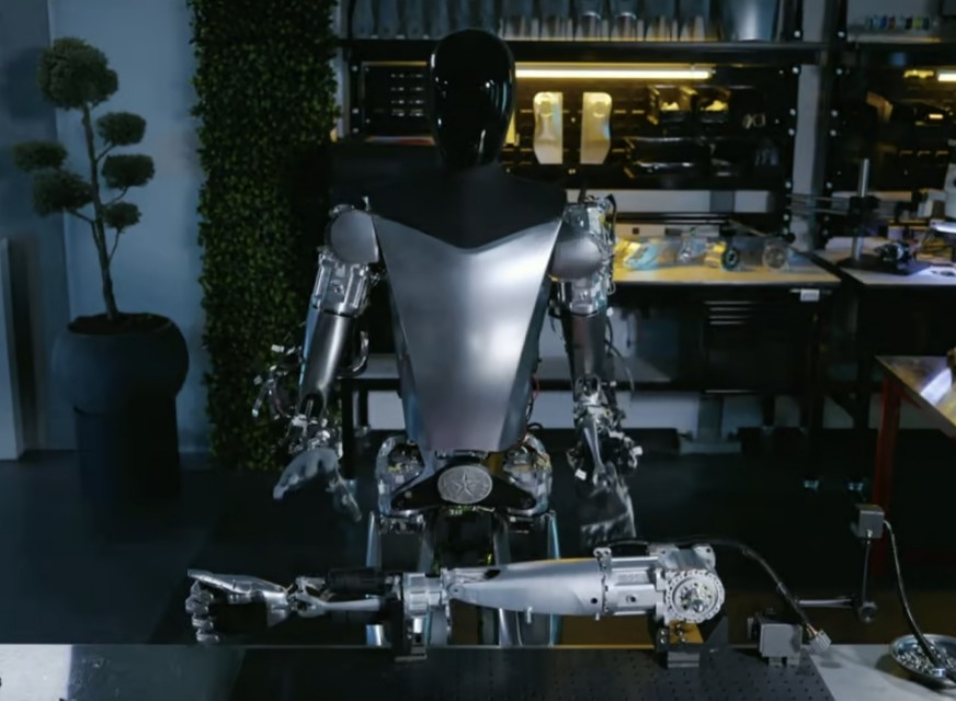 Робот Оптимус Tesla Bot