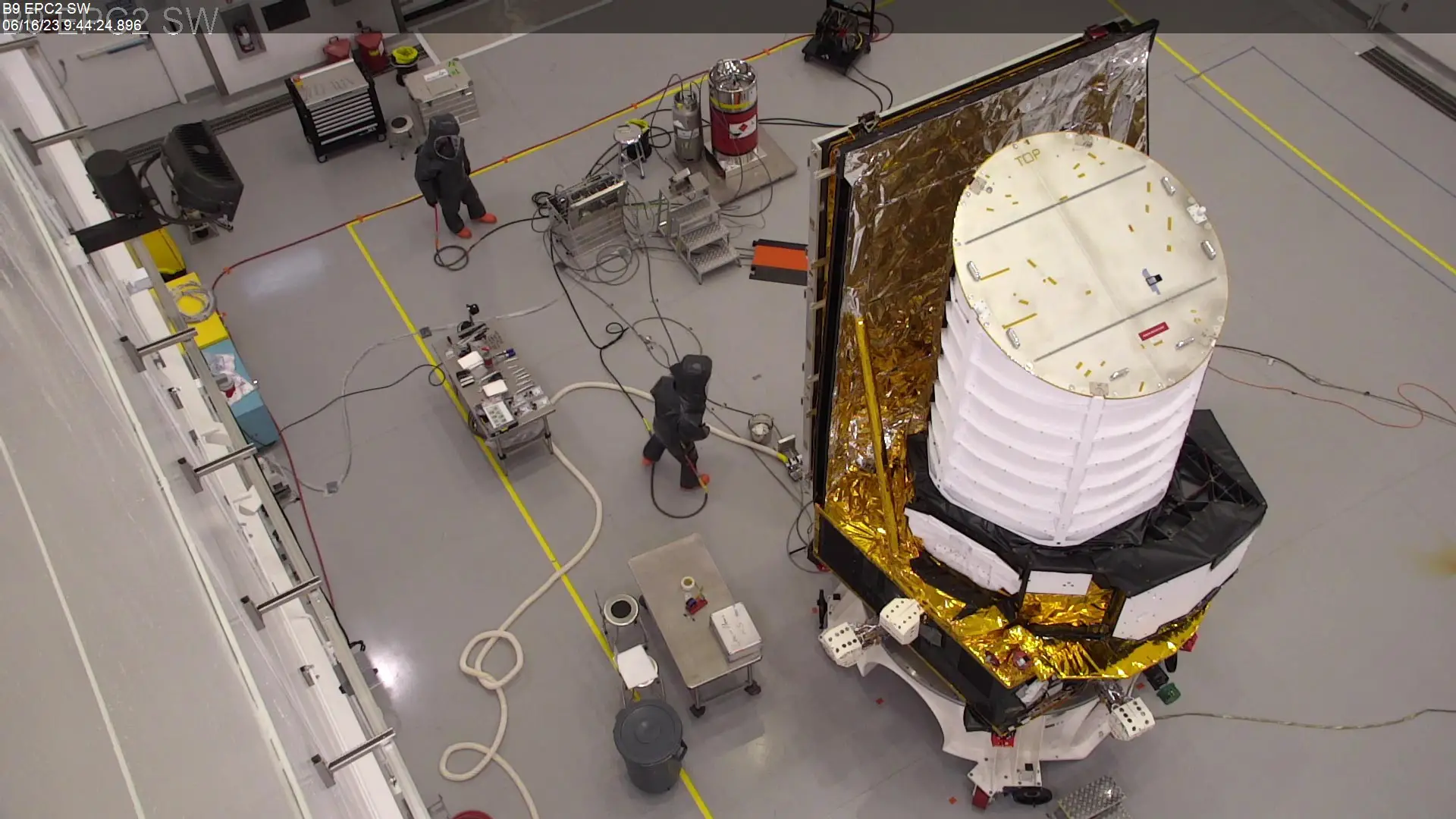 Телескоп Euclid заправляется на объекте Astrotech перед запуском