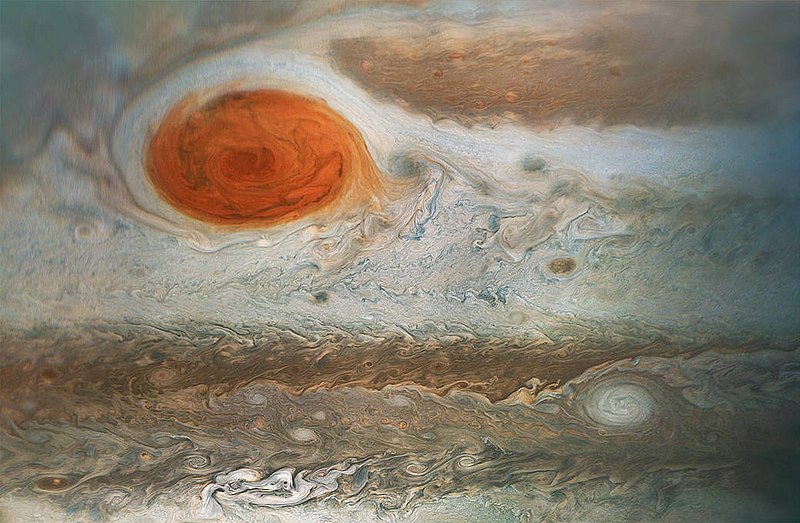Это изображение Большого красного пятна на Юпитере и окружающих его зон турбулентности было получено космическим аппаратом НАСА "Юнона".
