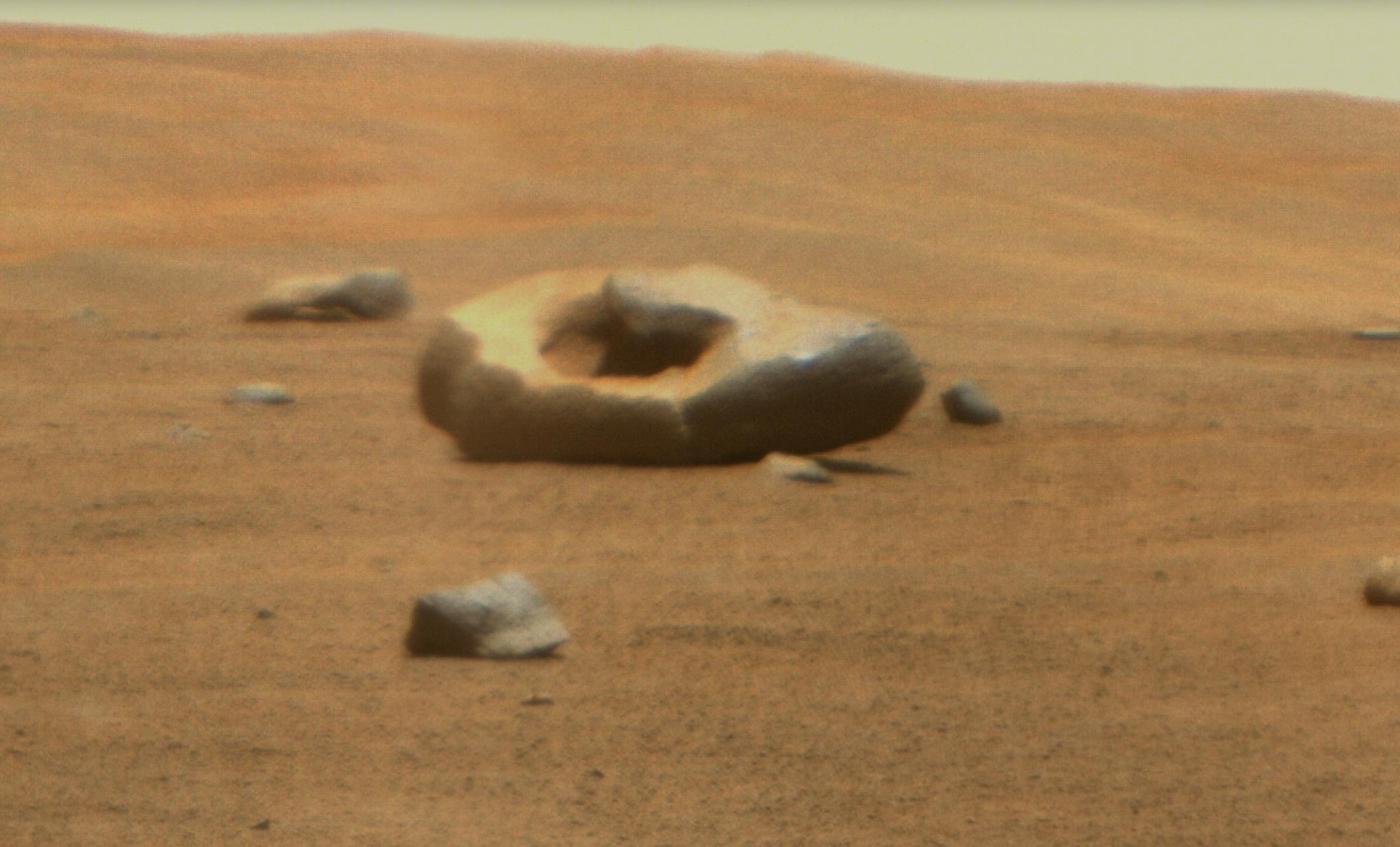 Марсоход Perseverance обнаружил на Марсе камень в форме пончика