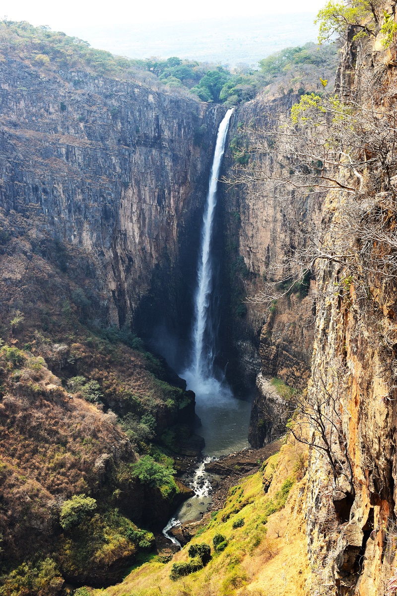 водопад Каламбо в Замбии