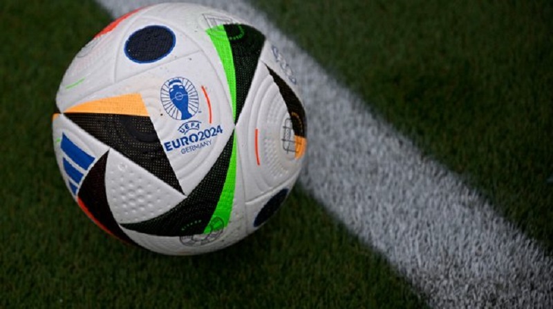 Участники Евро-2024 будут играть «высокотехнологичным мячом»