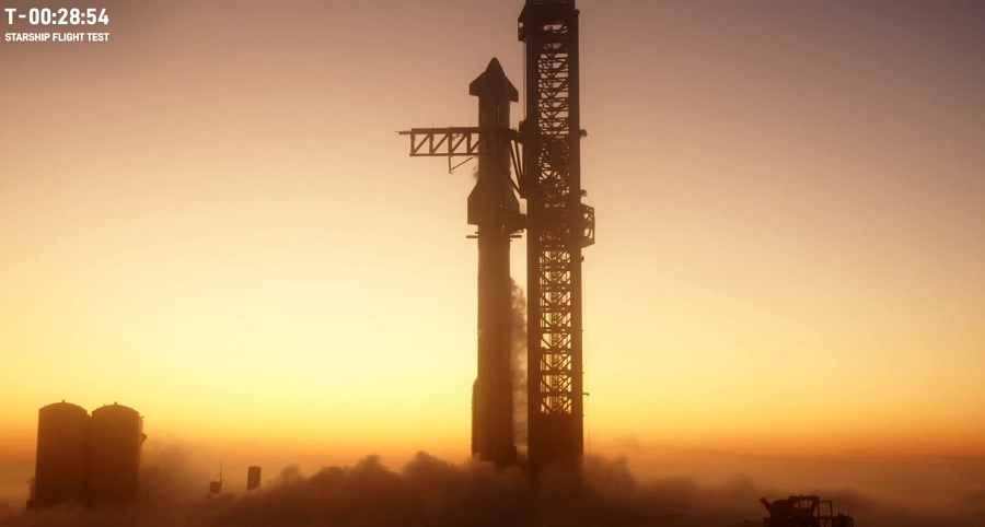 Вид на Starship и ракету-носитель Super Heavy
