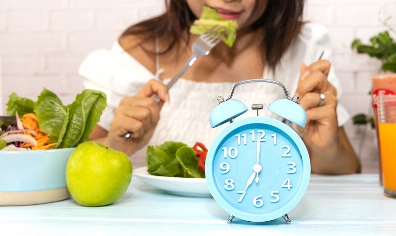Ранний прием пищи может снизить риск сердечно-сосудистых заболеваний