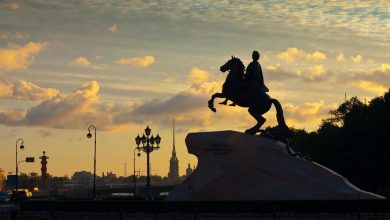 Что привезти из Санкт-Петербурга в подарок?