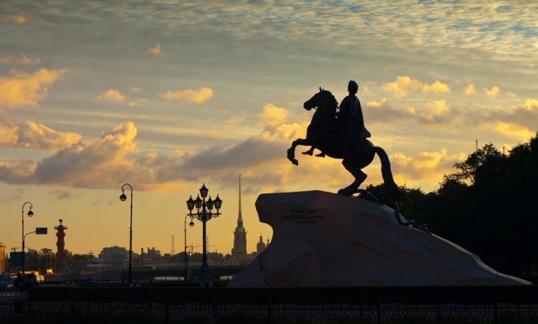 Что привезти из Санкт-Петербурга в подарок?