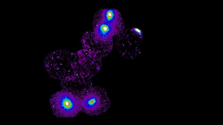 Гигантская нить горячего газа