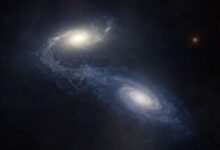 спиральная галактика NGC 1365 в момент столкновения