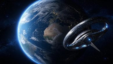 Земля, вид из космоса. Рядом пролетает инопланетный зонд